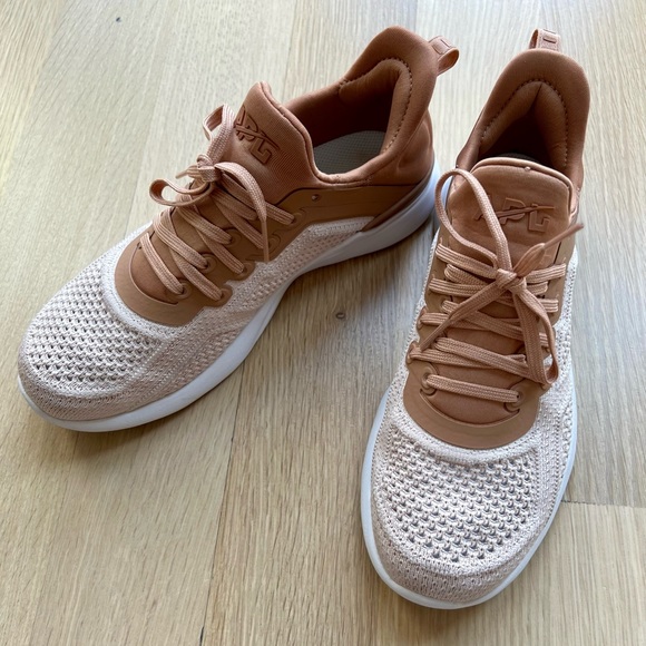 APL TechLoom Tracer, taupe/dark tan color. Size 6.5. Great condition! - Picture 1 of 5